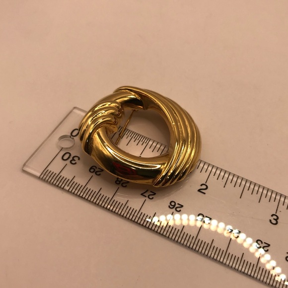 Gold-Tone Abstract Wreath Brooch - Picture 2 of 6